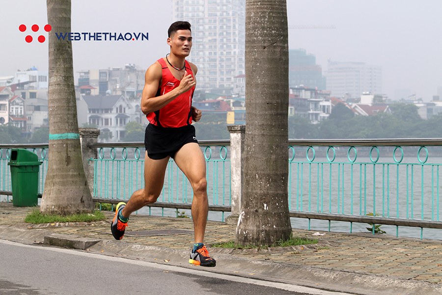 Ngắm cung đường đẹp lạ của VPBank Hanoi Marathon 2019 với soái ca Quách Công Lịch